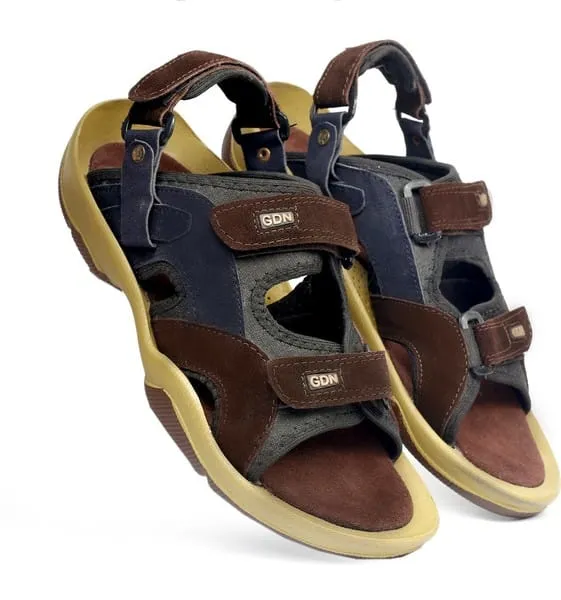 Woakers Men's Sandals (Select)
